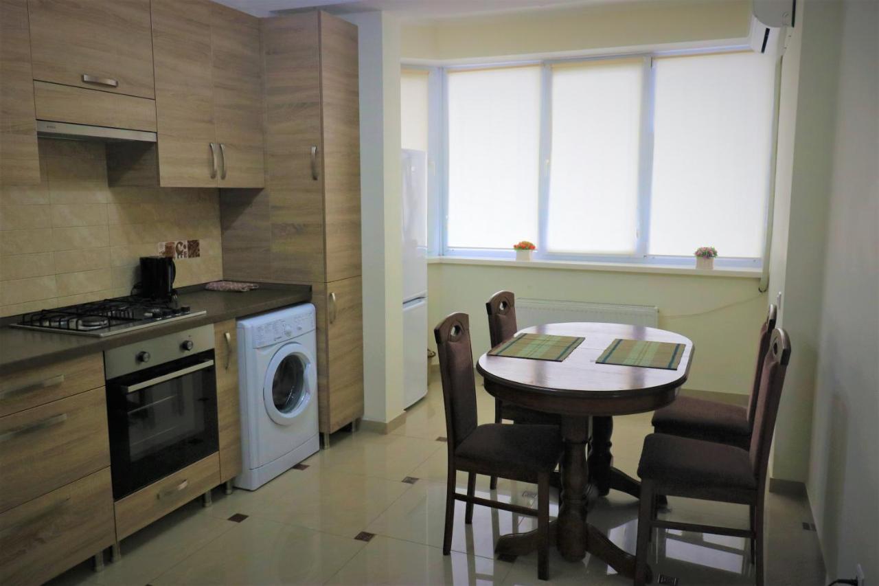2 Bedroom And Living In Center Of On Armeneasca Street * Chişinău